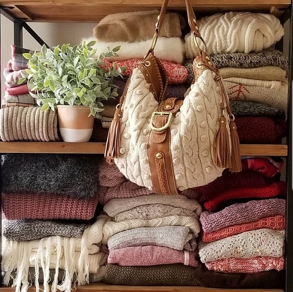 LIKE TO BOOKMARK 🌿 - Picture 4 of 7